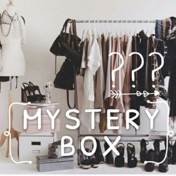 Mystery Box! 5+ items 🛍🎁 - Picture 3 of 3